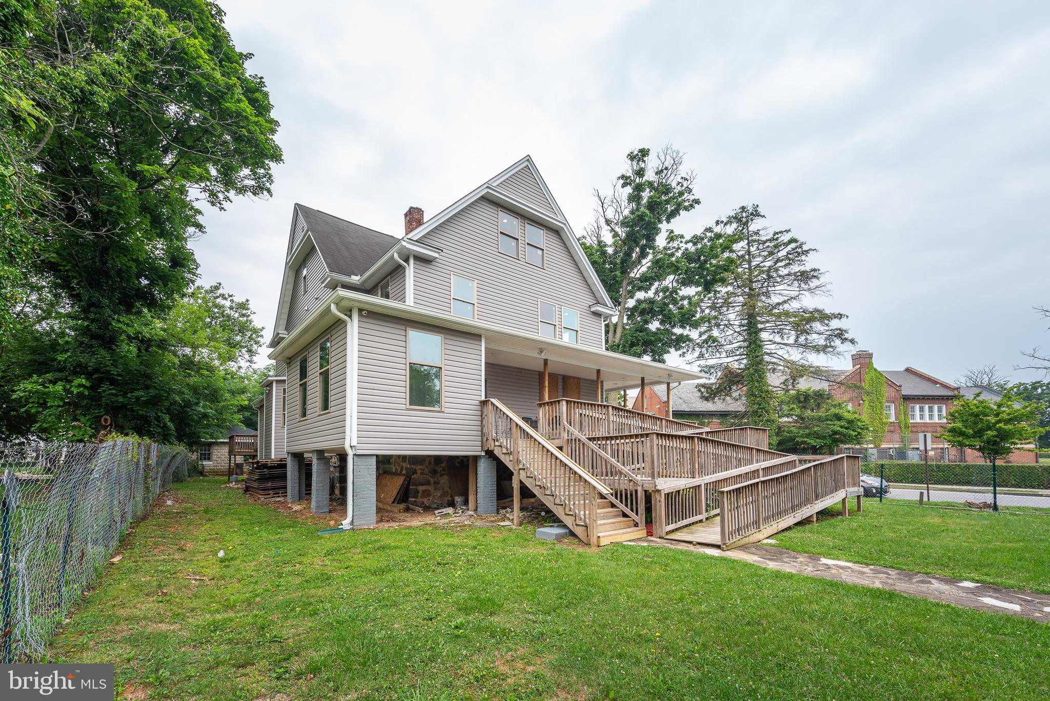 WINDSOR HILLS - Residential