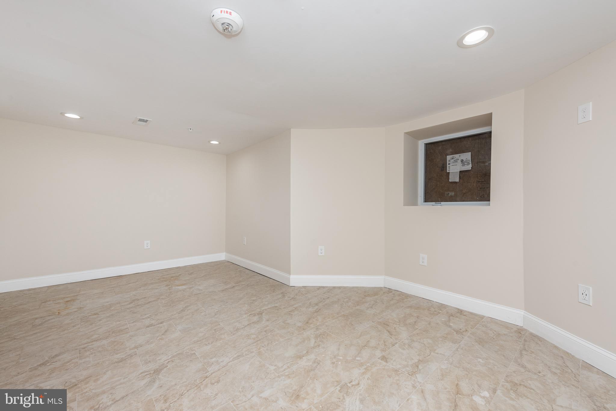 WINDSOR HILLS - Residential