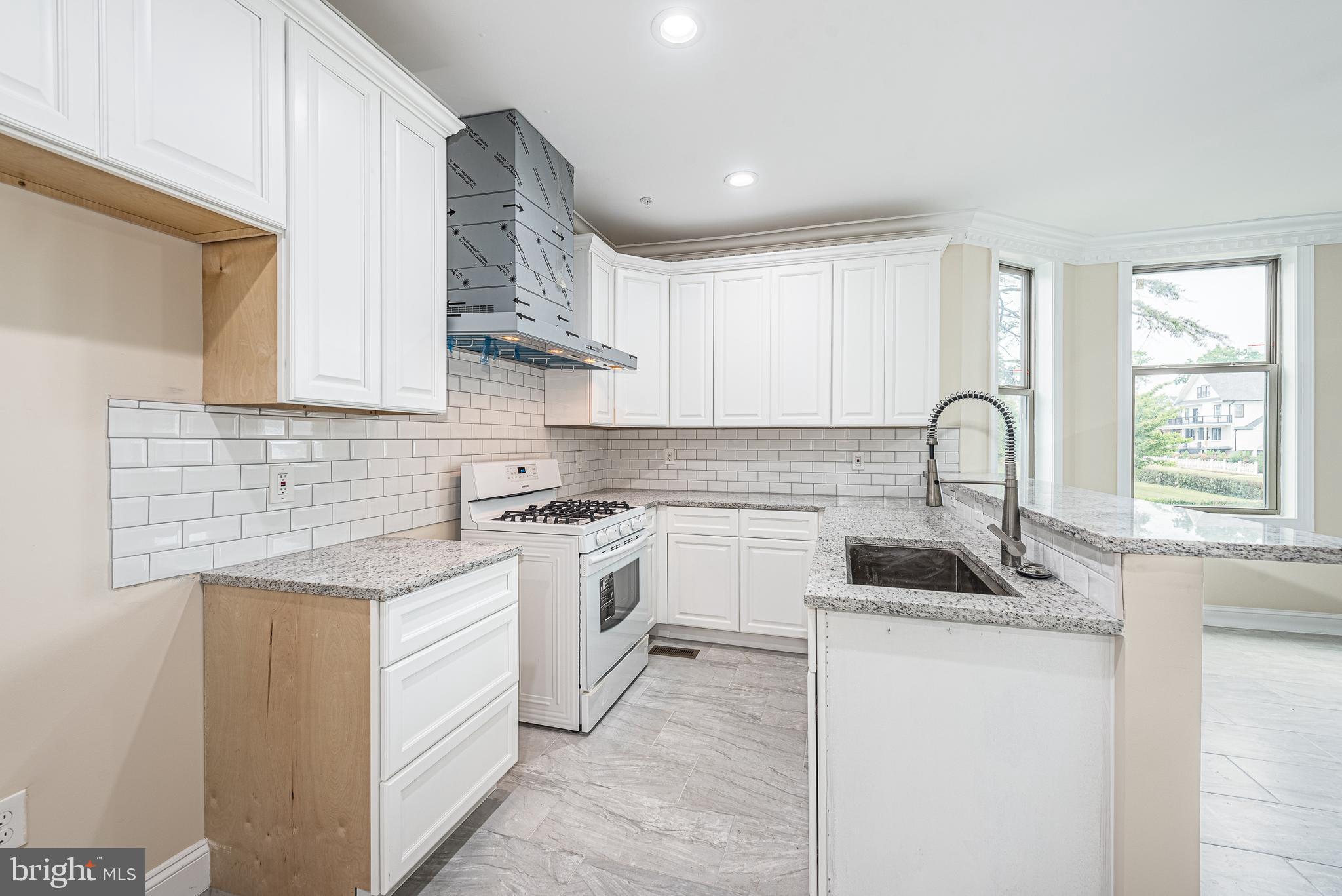 WINDSOR HILLS - Residential