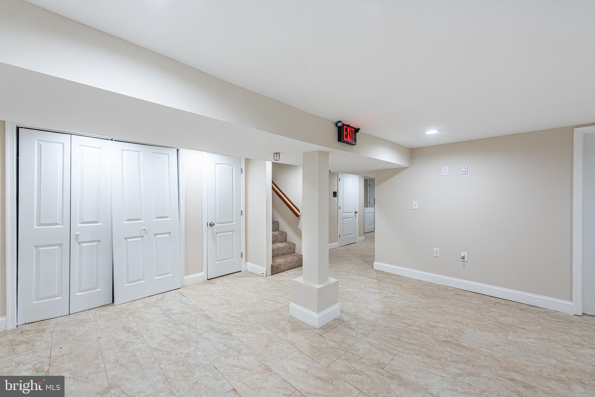 WINDSOR HILLS - Residential