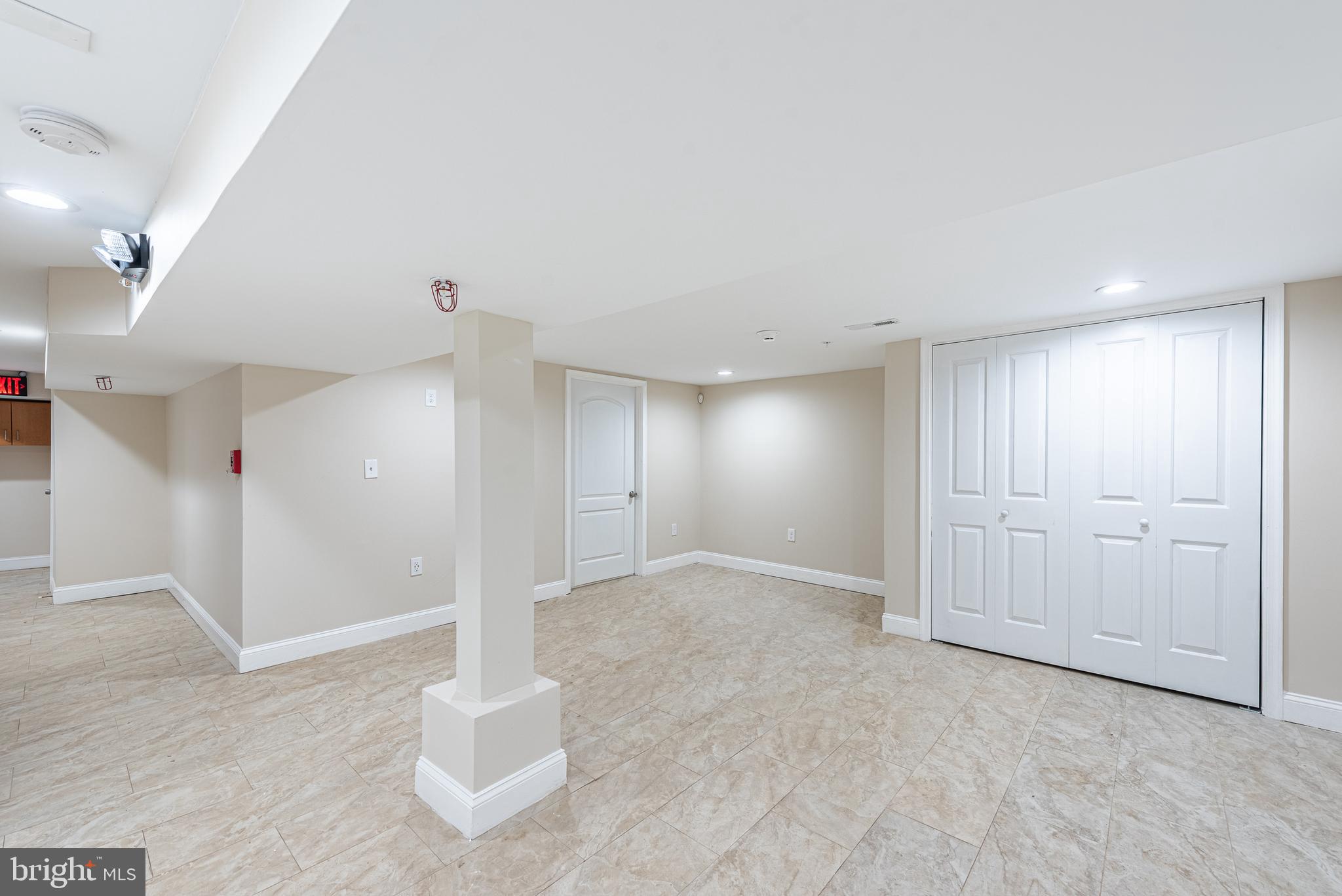 WINDSOR HILLS - Residential
