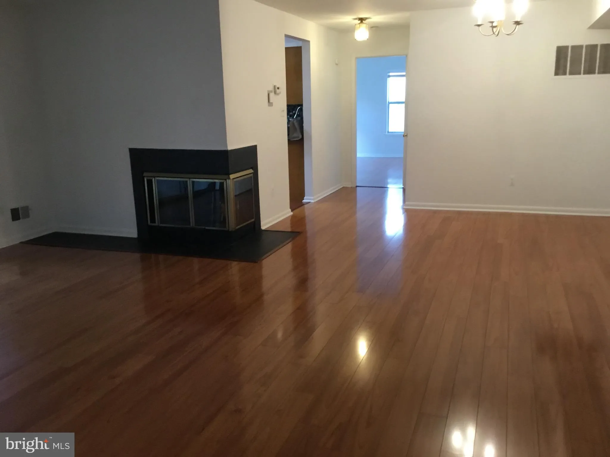 Princeton, New Jersey 08540, United States, 2 Bedrooms Bedrooms, ,2 BathroomsBathrooms,Residential,Active,206556