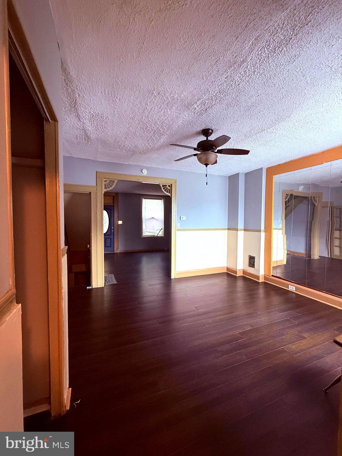 ELWOOD PARK - Residential