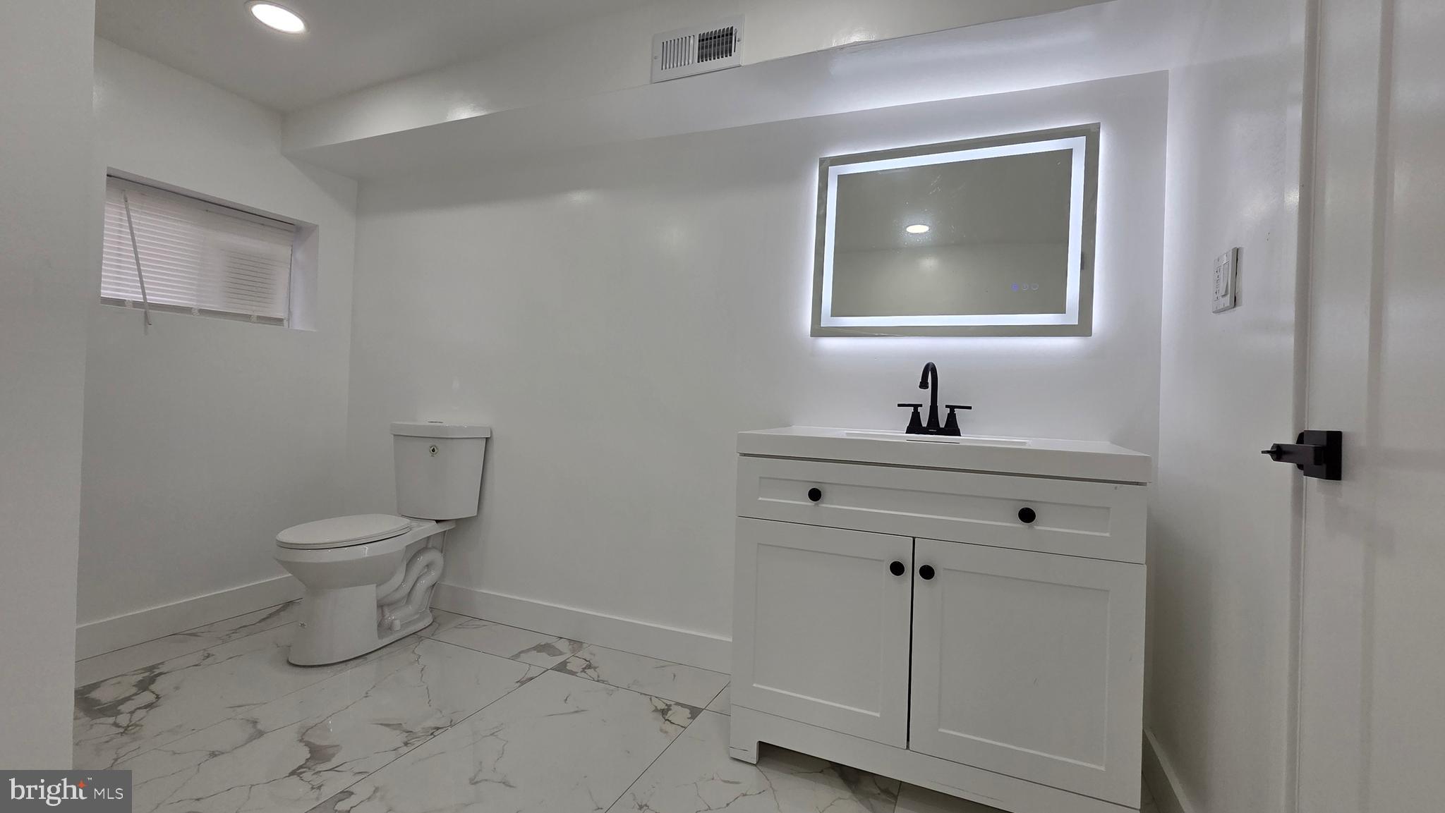 OXFORD CIRCLE - Residential