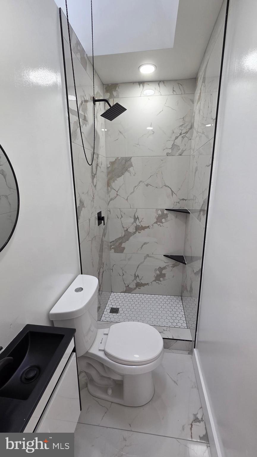 OXFORD CIRCLE - Residential