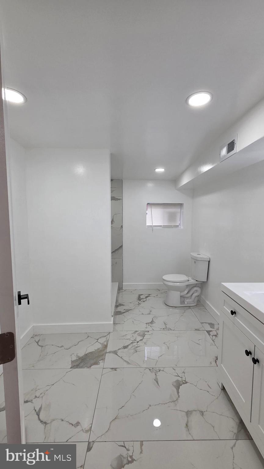 OXFORD CIRCLE - Residential