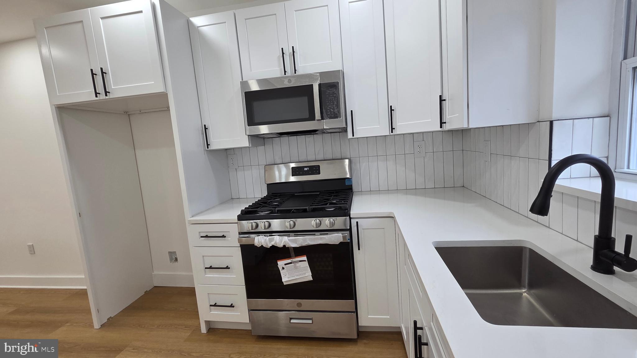 OXFORD CIRCLE - Residential