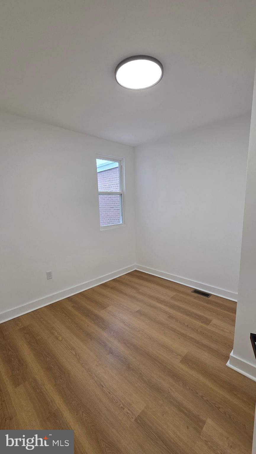 OXFORD CIRCLE - Residential