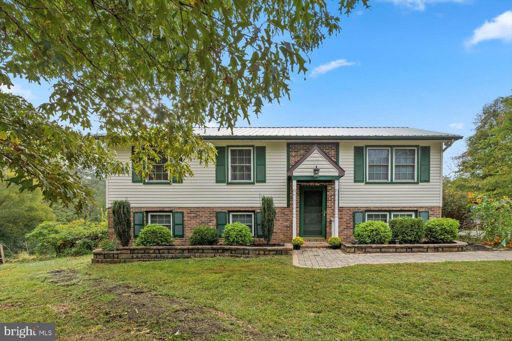 Photo of 621 Holly Corner Road, FREDERICKSBURG, VA 22406 (MLS # VAST2045316)