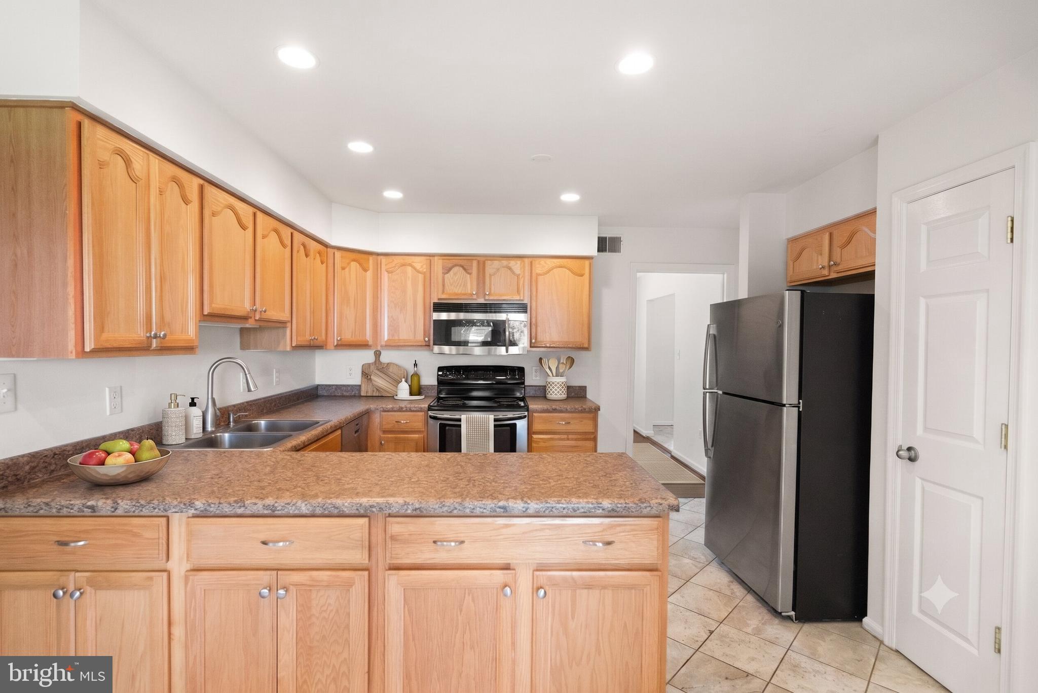 8902 HUXLEY COURT