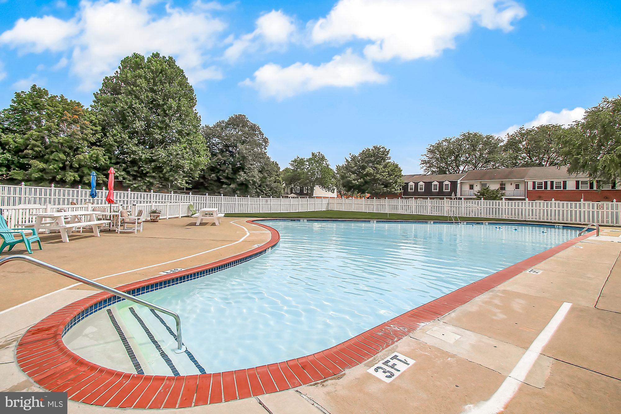 COLONY PARK CONDOS - Residential
