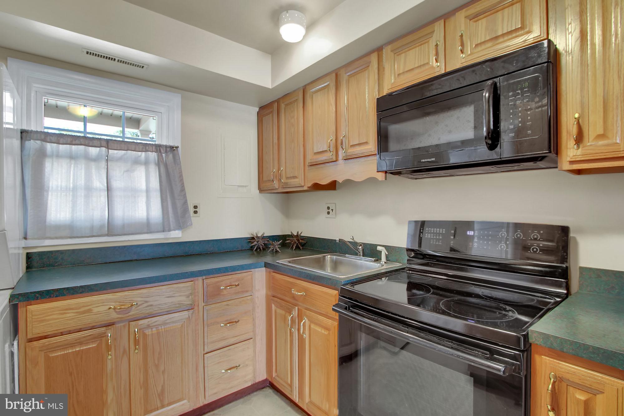 COLONY PARK CONDOS - Residential
