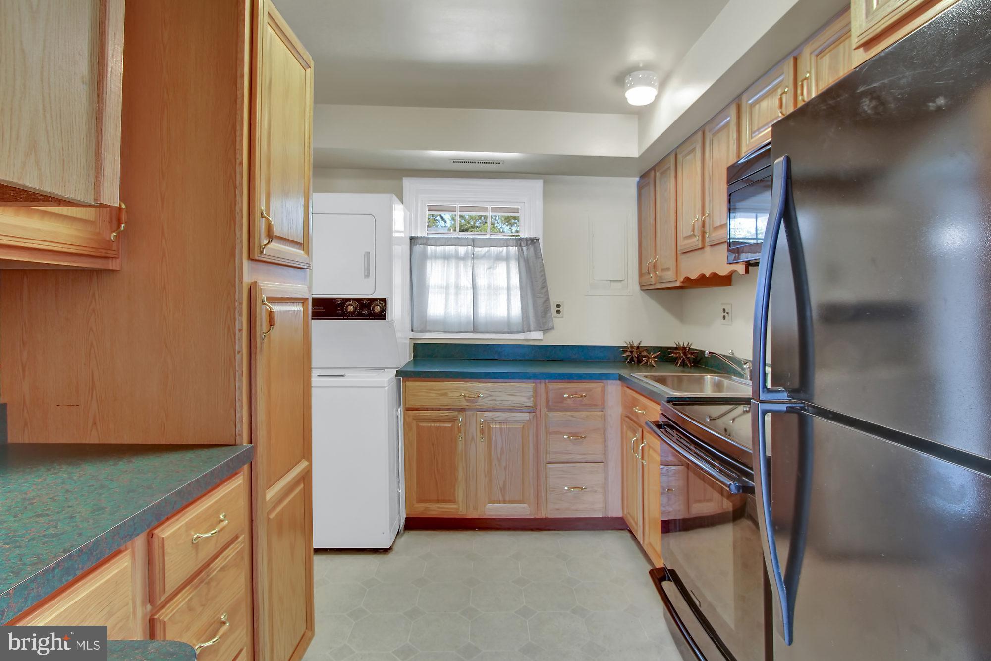 COLONY PARK CONDOS - Residential
