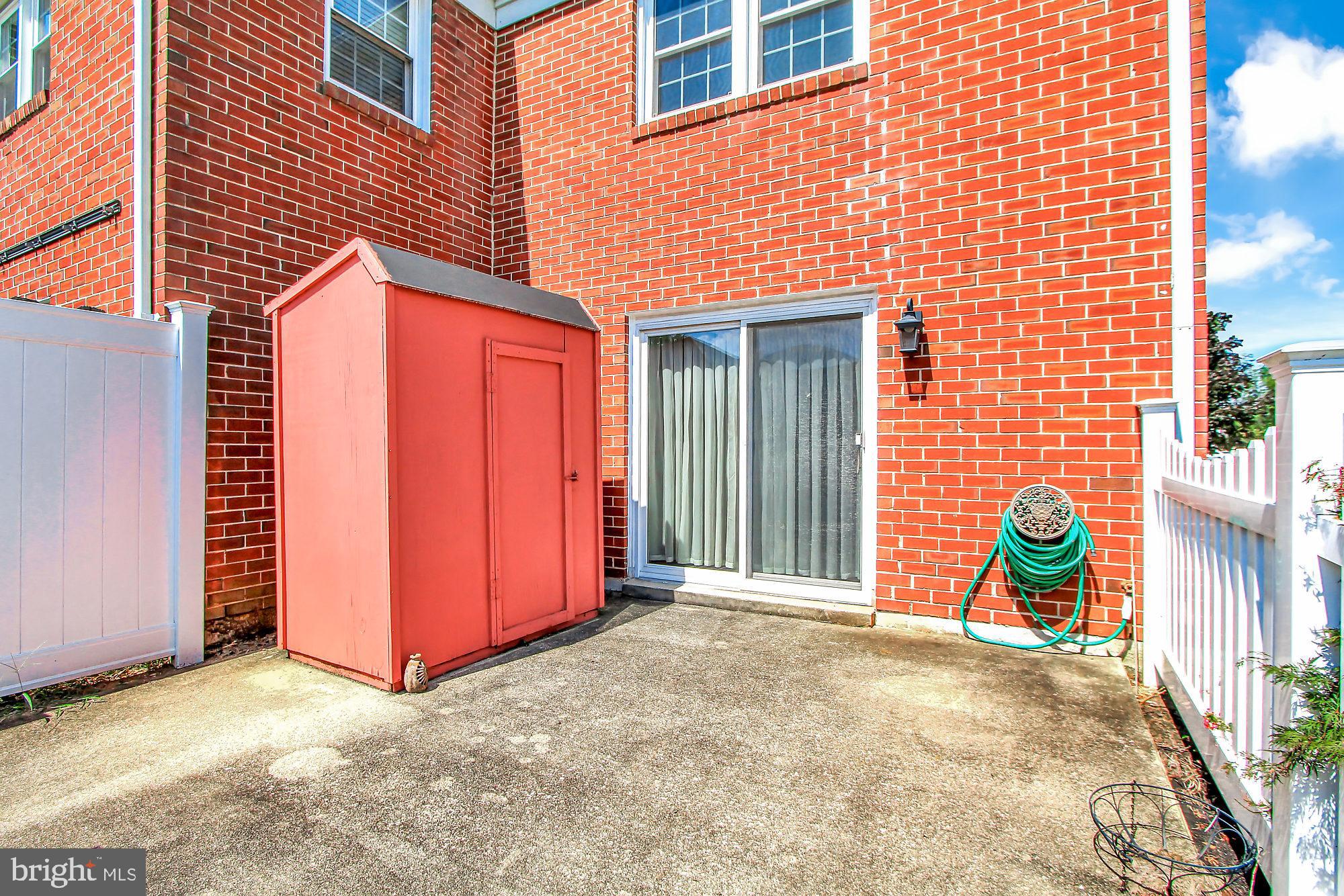 COLONY PARK CONDOS - Residential