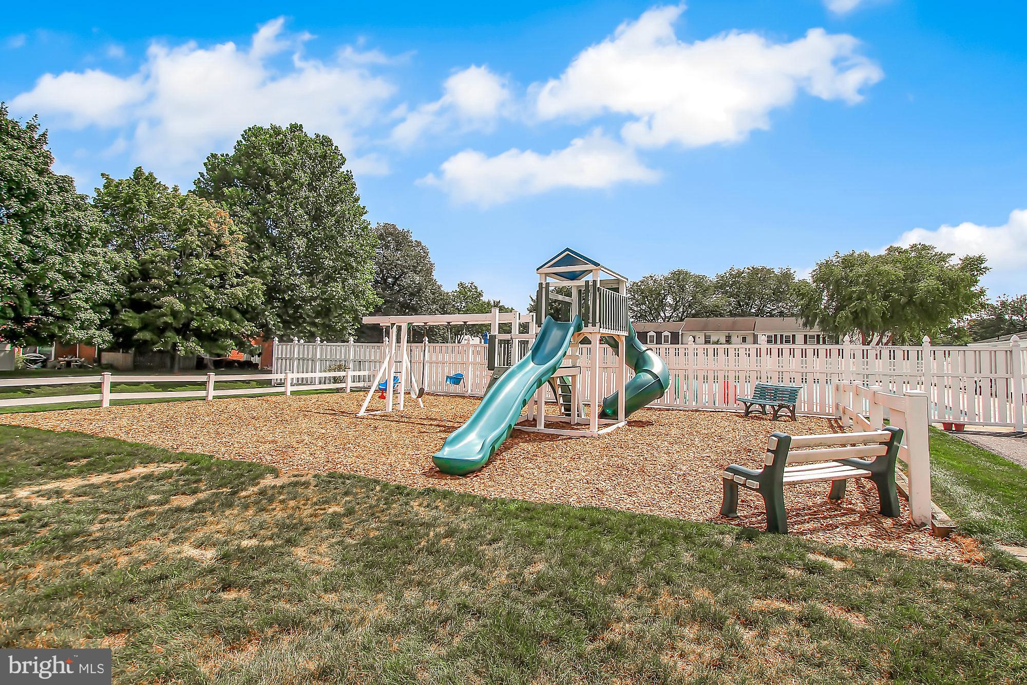 COLONY PARK CONDOS - Residential
