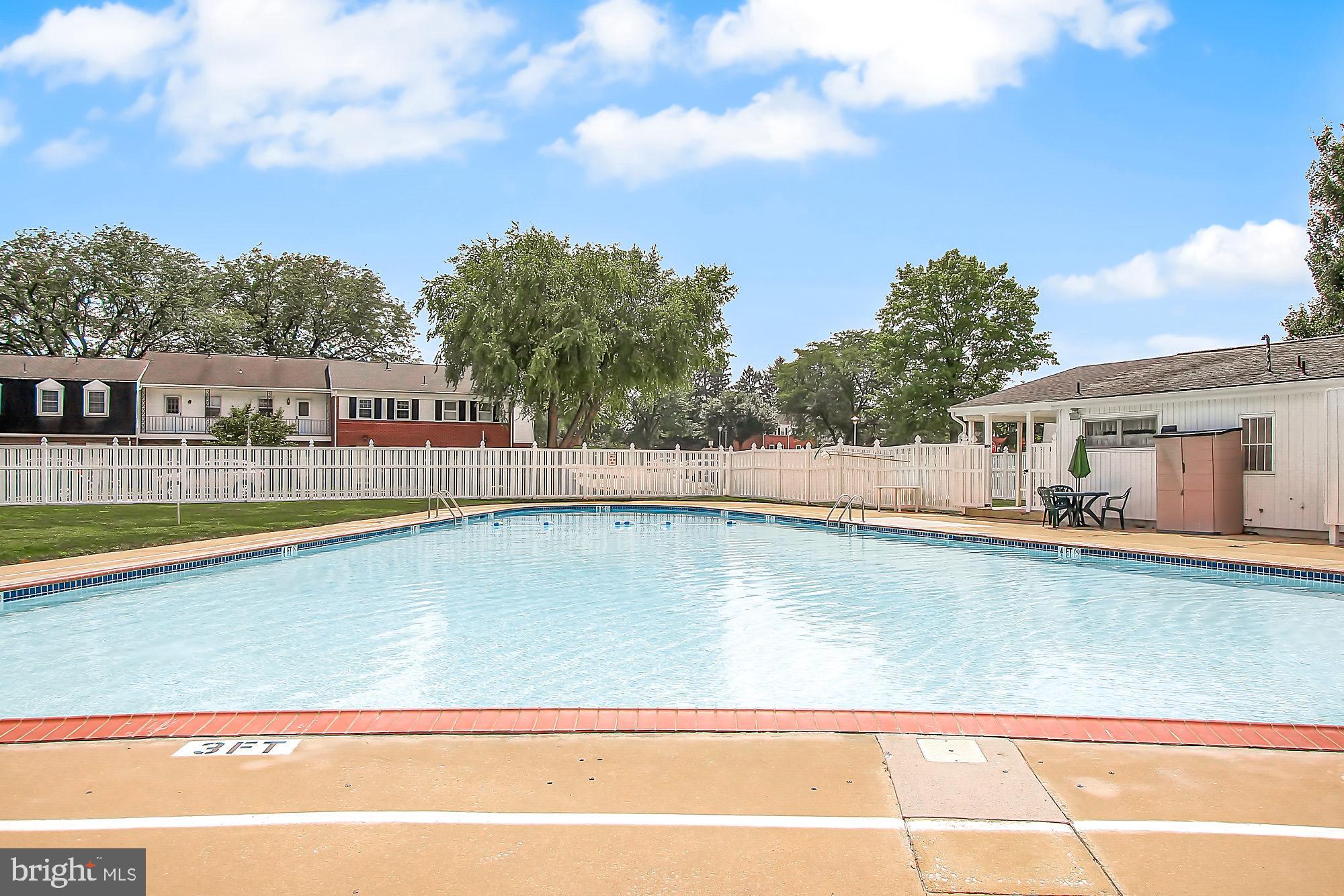 COLONY PARK CONDOS - Residential