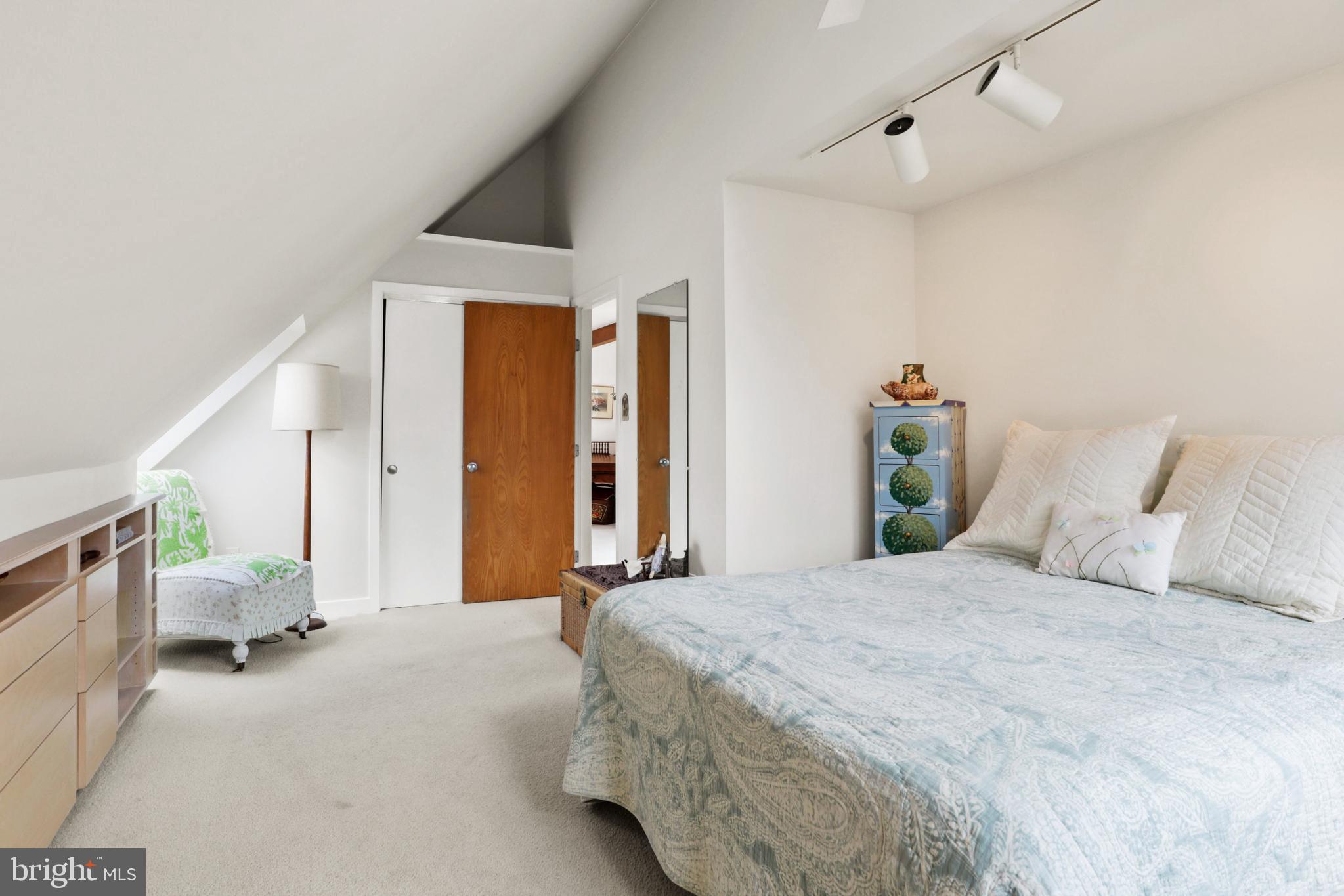 VALE SPRING WOODS - Residential