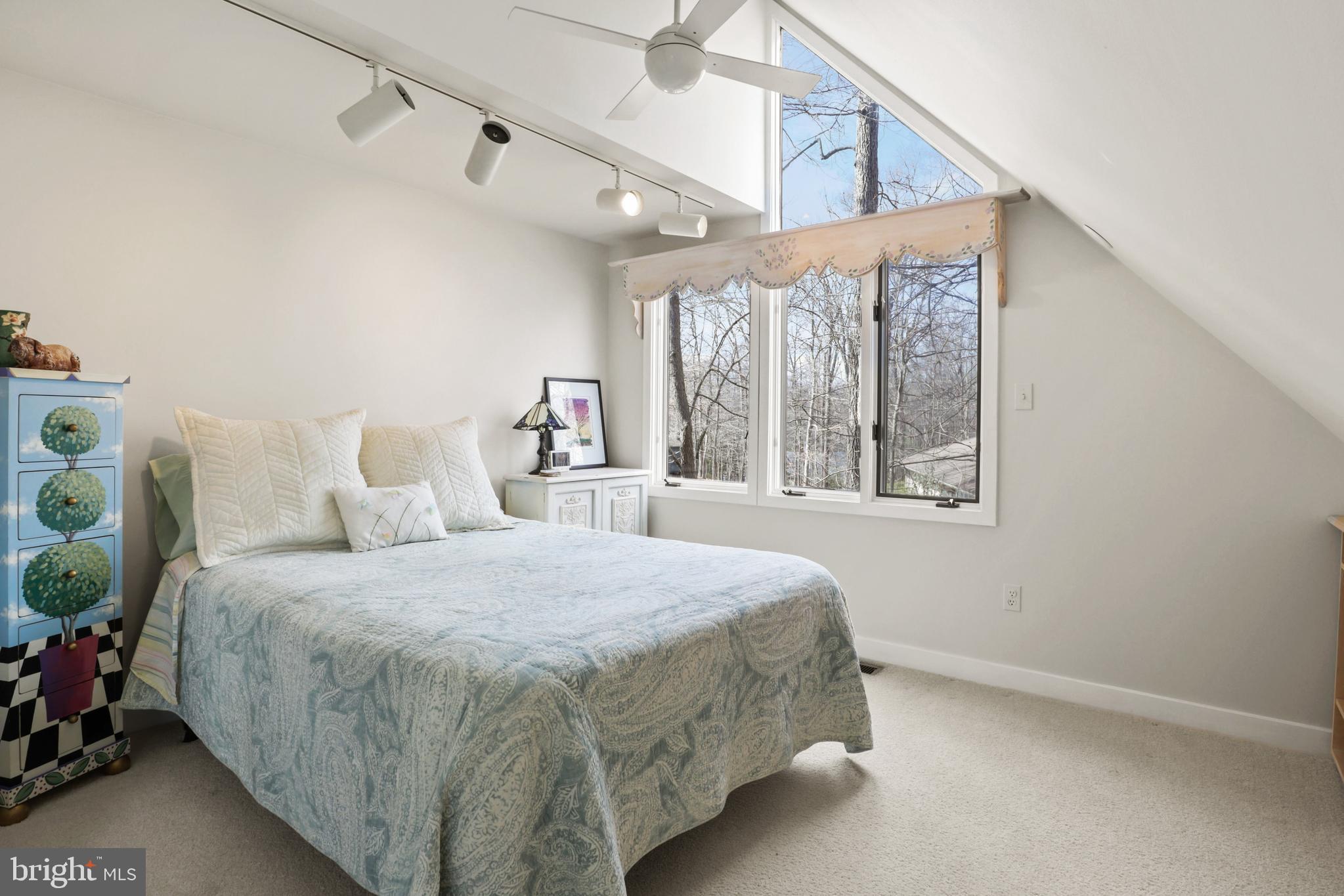 VALE SPRING WOODS - Residential