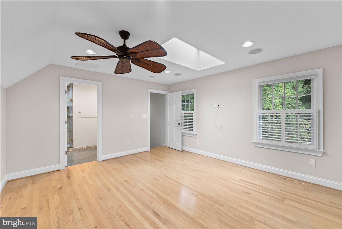 POTOMAC OUTSIDE - Residential