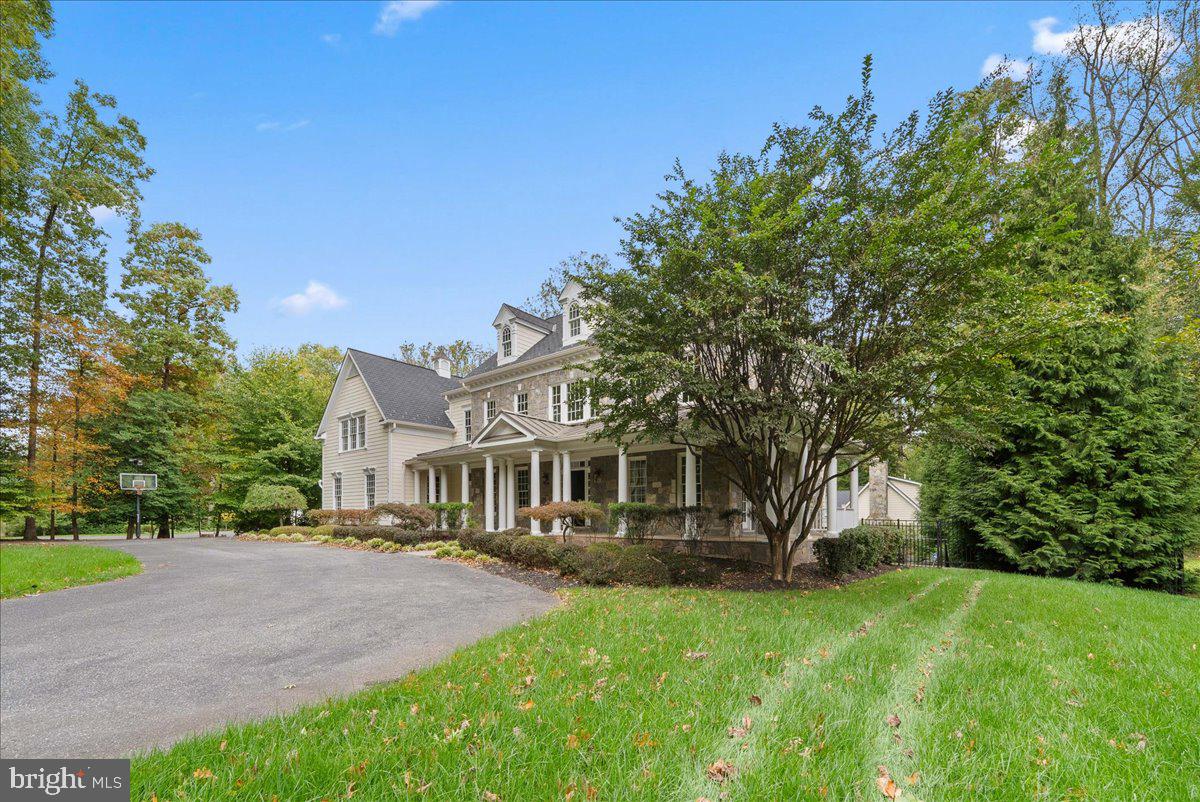 POTOMAC OUTSIDE - Residential