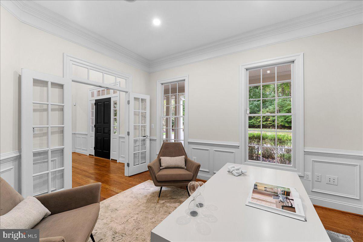POTOMAC OUTSIDE - Residential