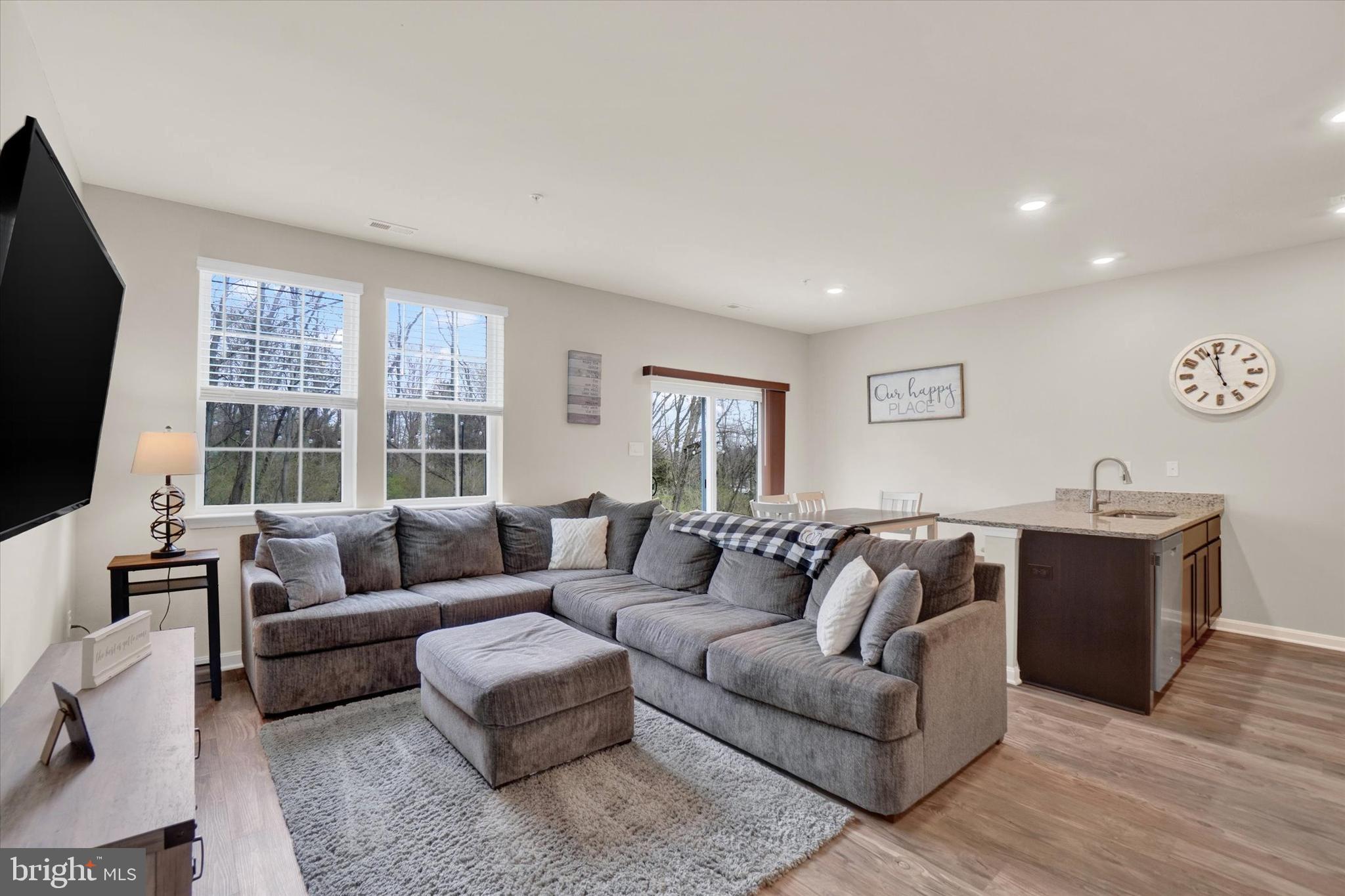 LOCUST RUN - Residential