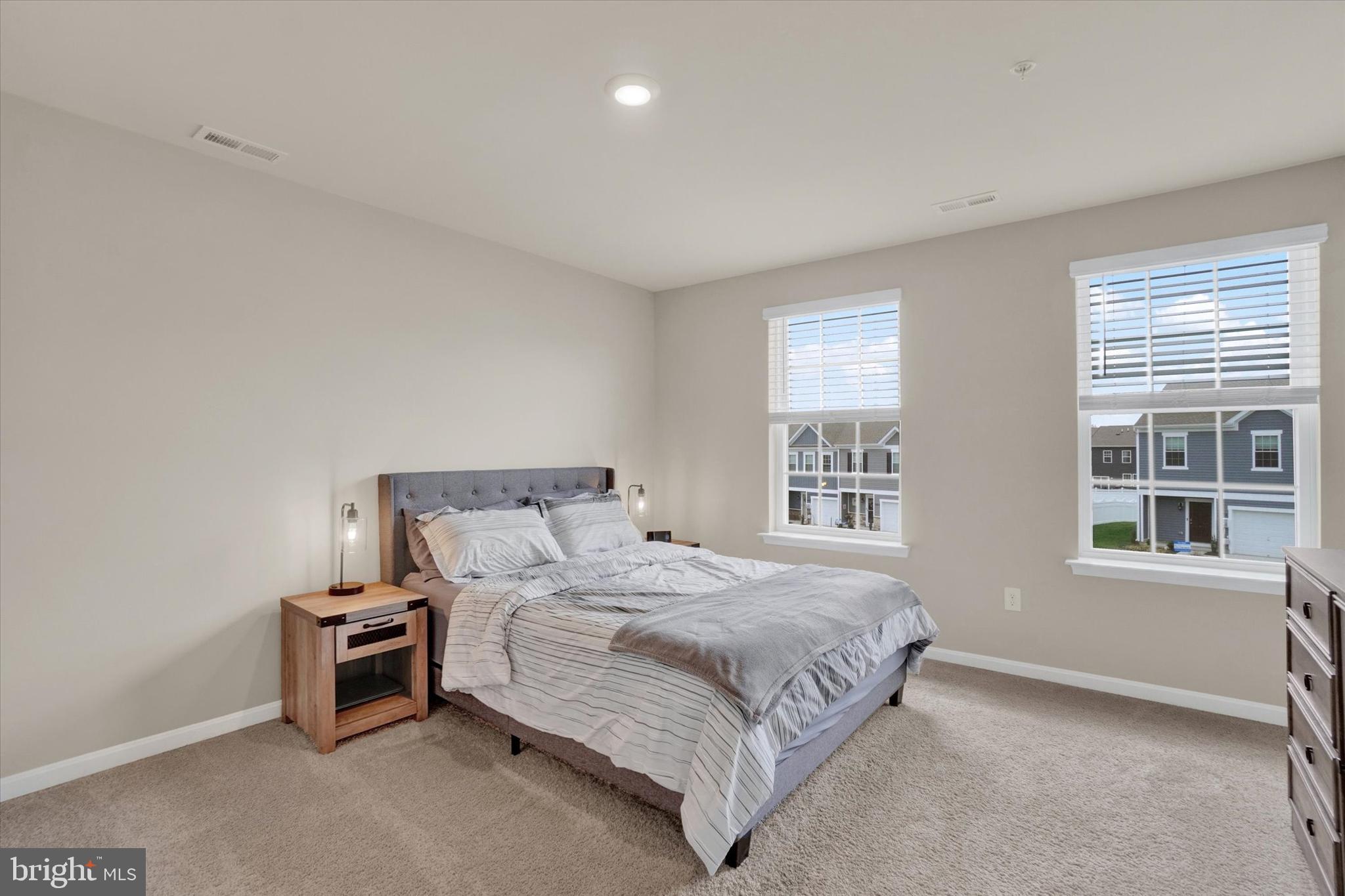 LOCUST RUN - Residential