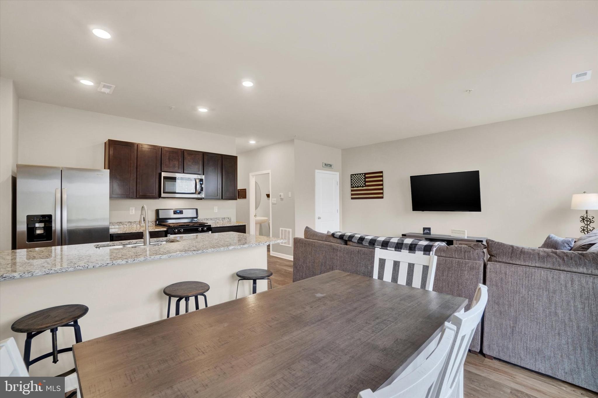 LOCUST RUN - Residential