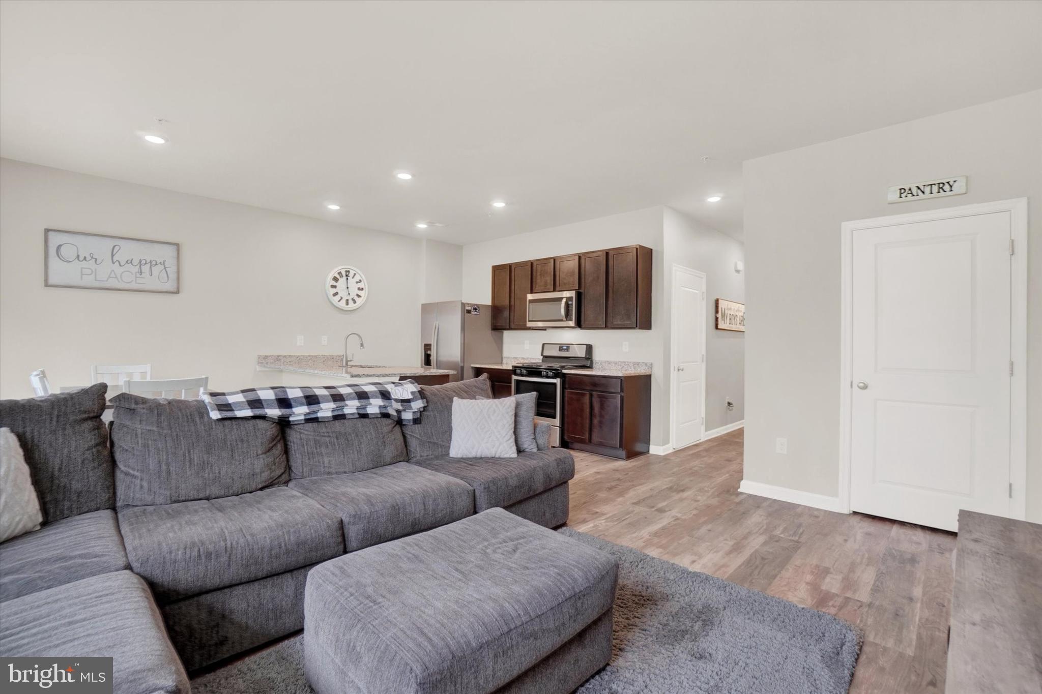 LOCUST RUN - Residential