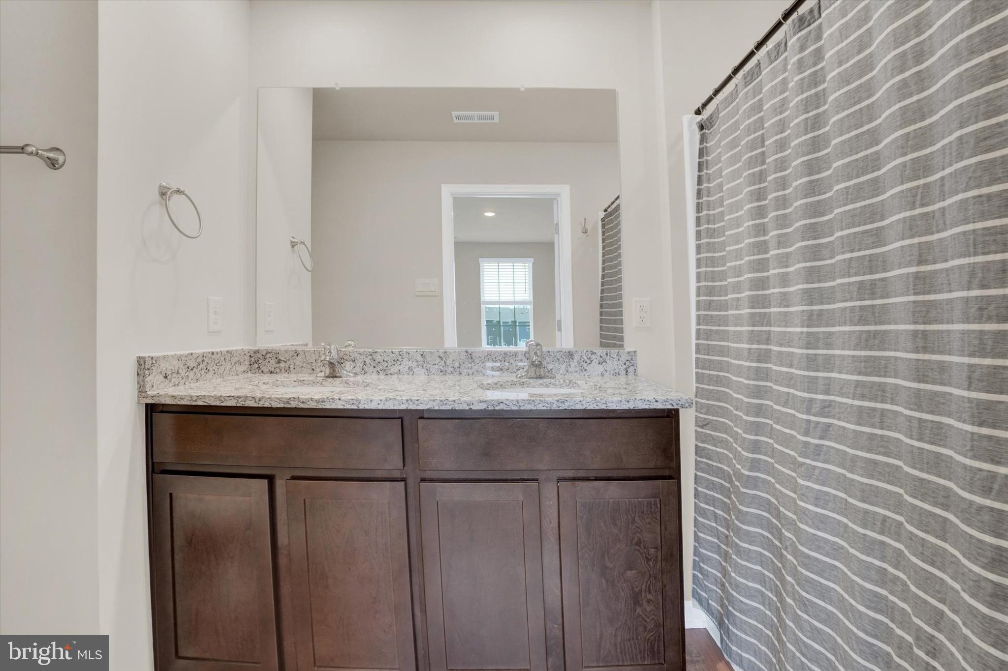 LOCUST RUN - Residential