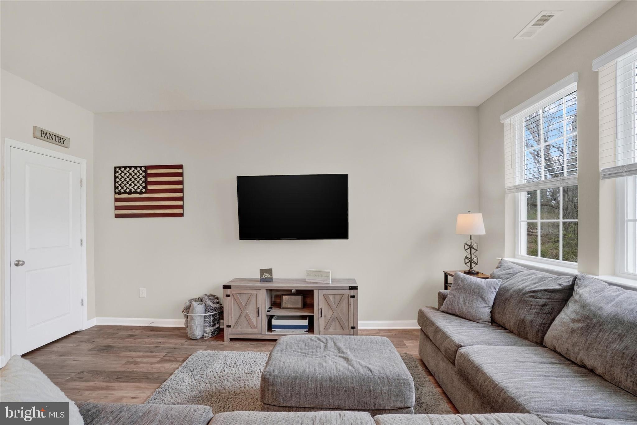 LOCUST RUN - Residential