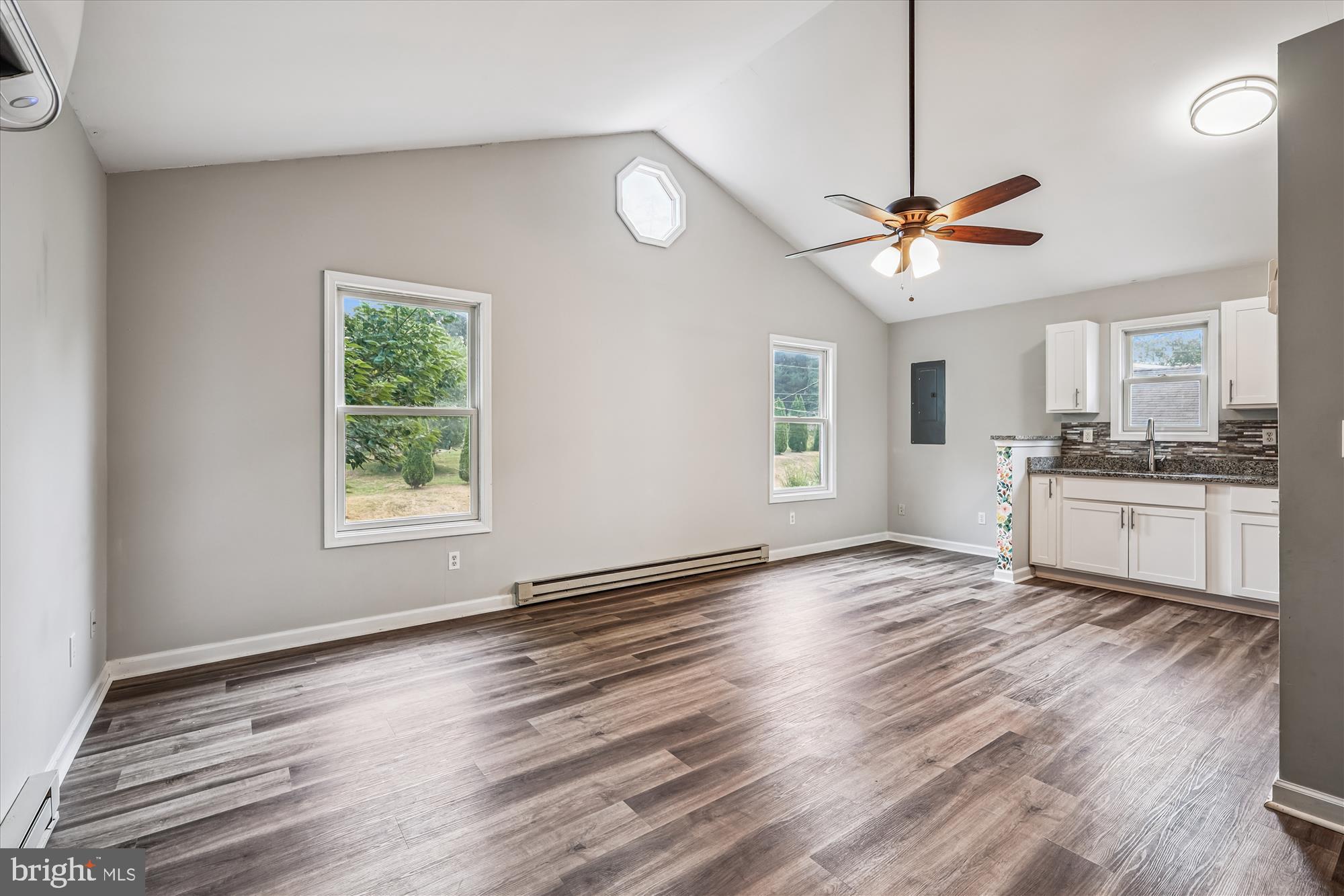 104A-104B LITTLE KIDWELL AVENUE