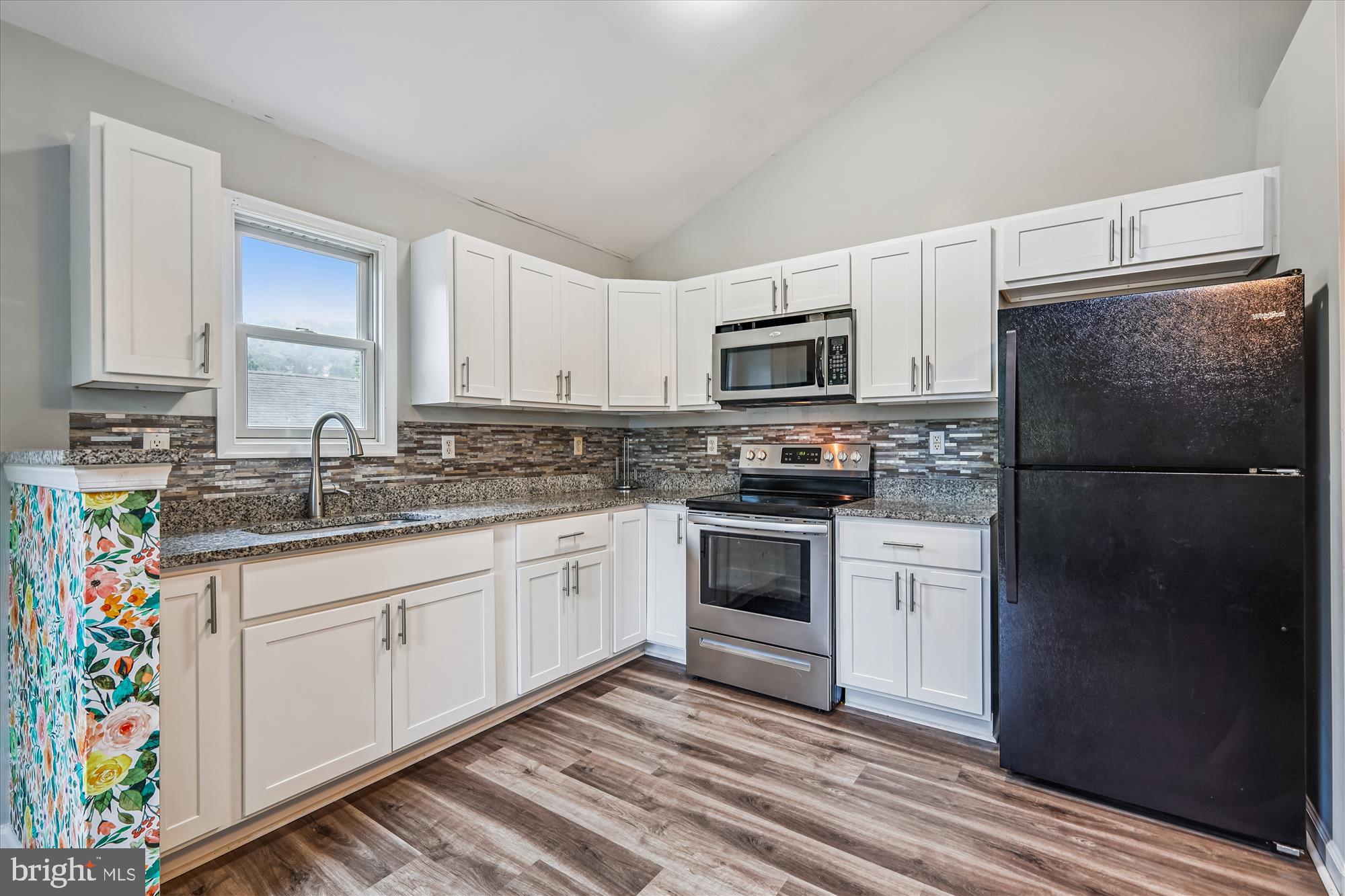 104A-104B LITTLE KIDWELL AVENUE