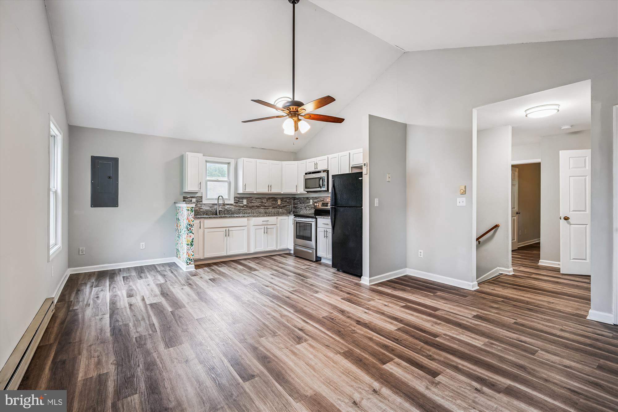 104A-104B LITTLE KIDWELL AVENUE