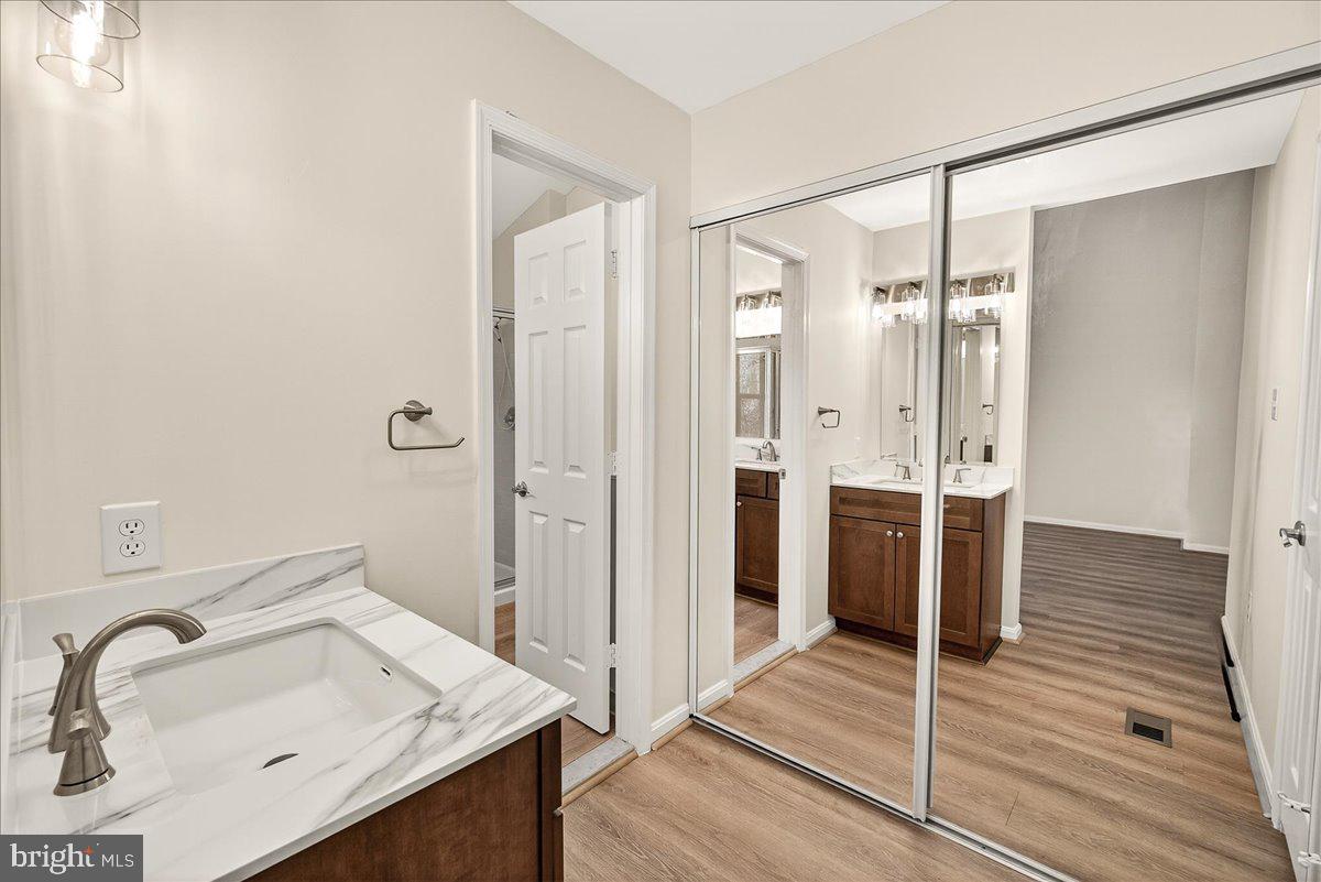 CHURCHILL - Residential