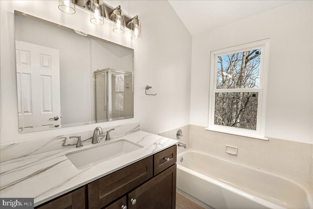 CHURCHILL - Residential