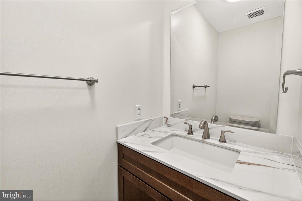 CHURCHILL - Residential