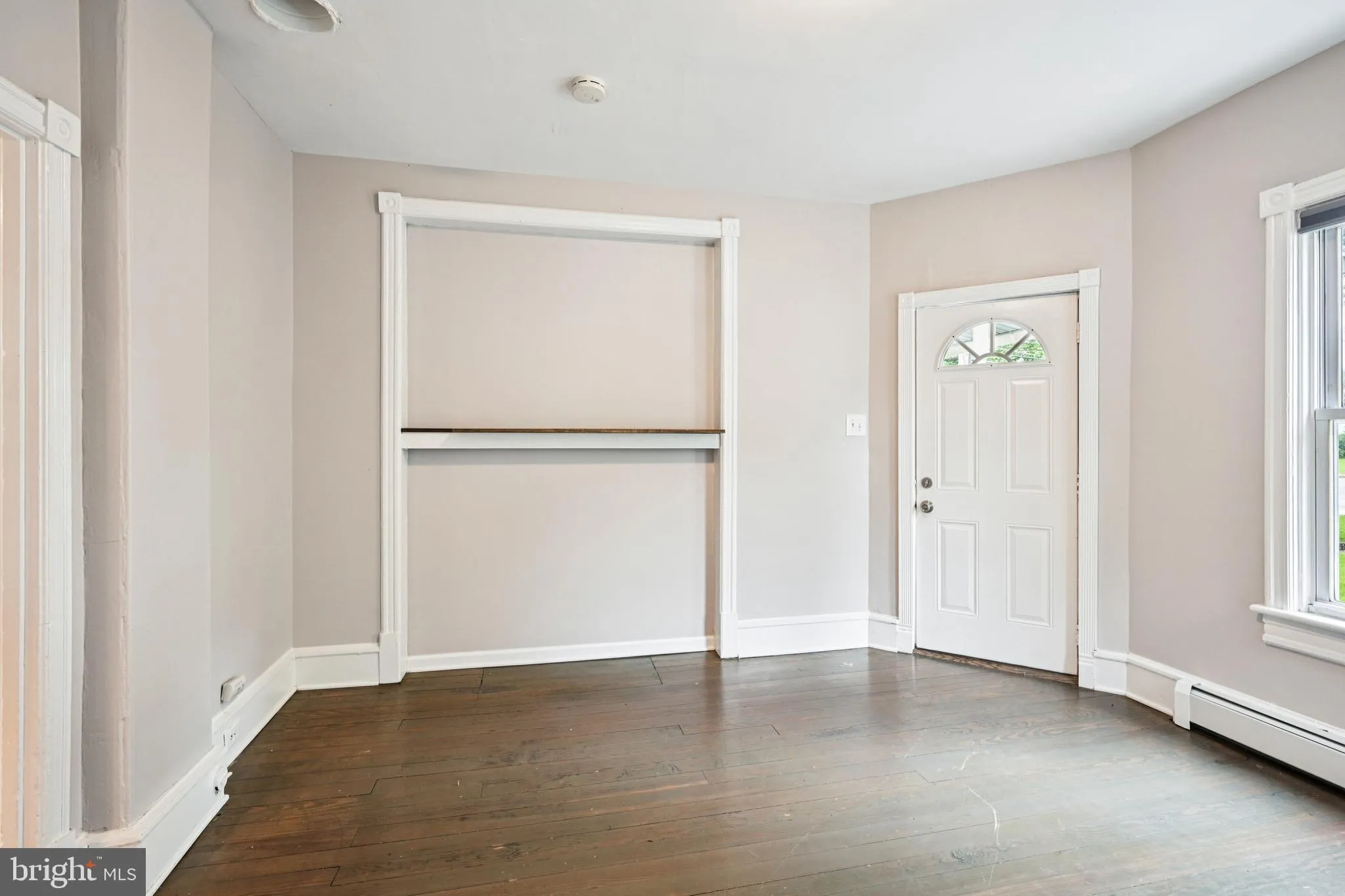 Glassboro, New Jersey 08028, United States, 5 Bedrooms Bedrooms, ,2 BathroomsBathrooms,Residential,Active,197897