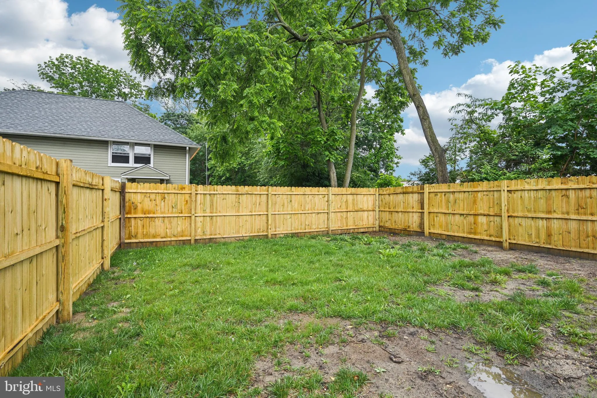 Glassboro, New Jersey 08028, United States, 5 Bedrooms Bedrooms, ,2 BathroomsBathrooms,Residential,Active,197897