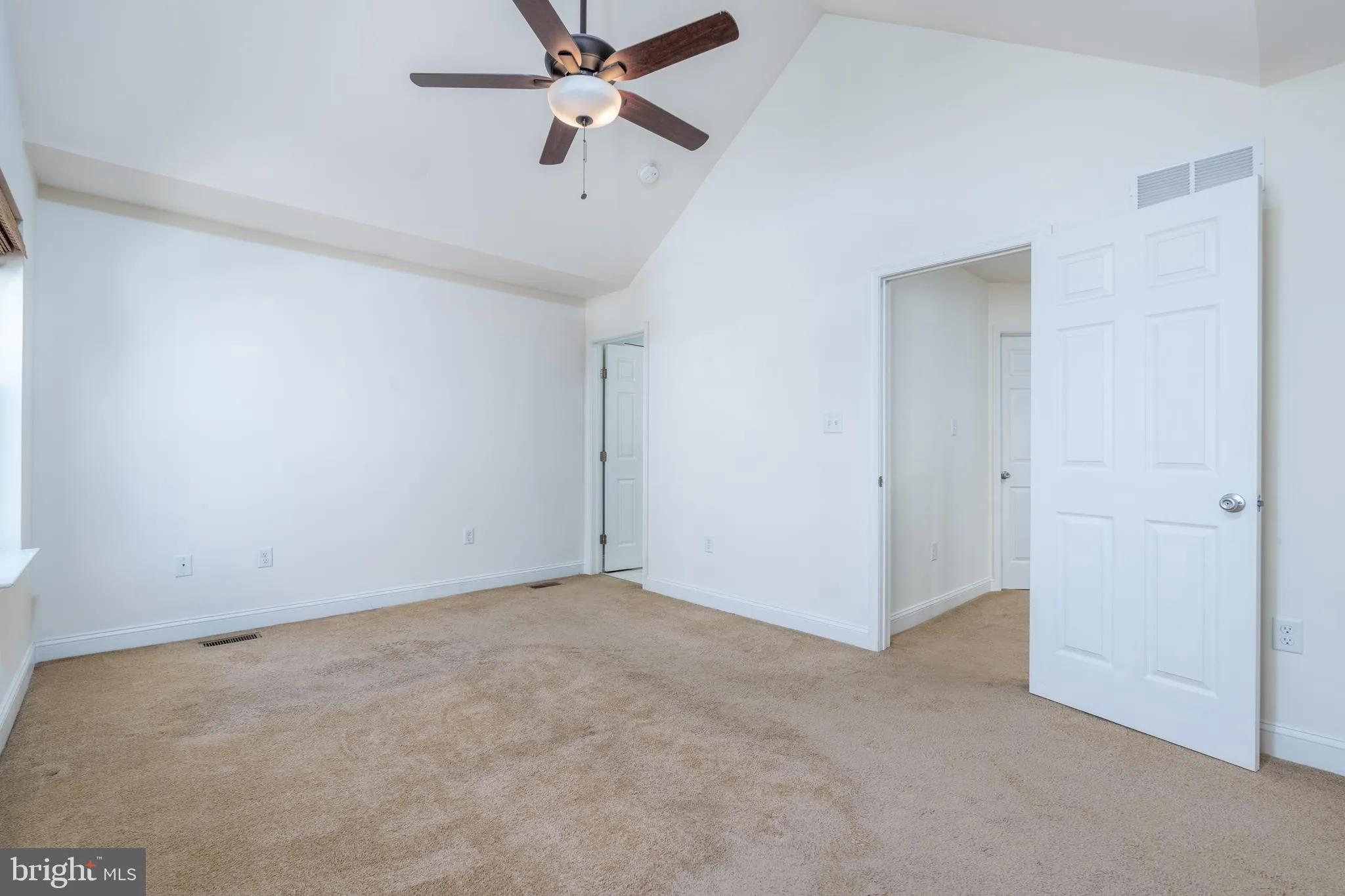 New Castle, Delaware 19720, United States, 3 Bedrooms Bedrooms, ,4 BathroomsBathrooms,Residential,Active,122219