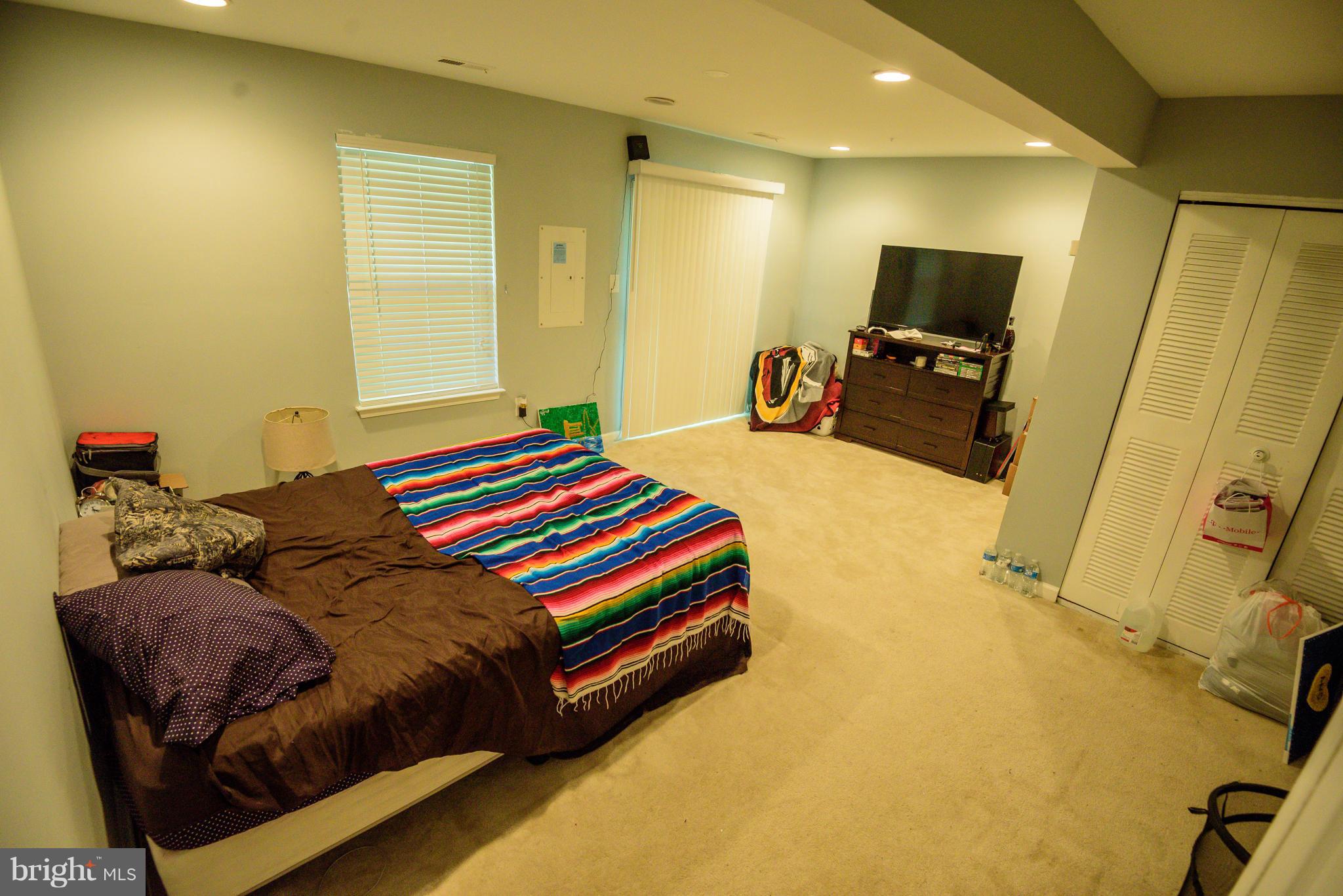 COLONY SQUARE - Residential