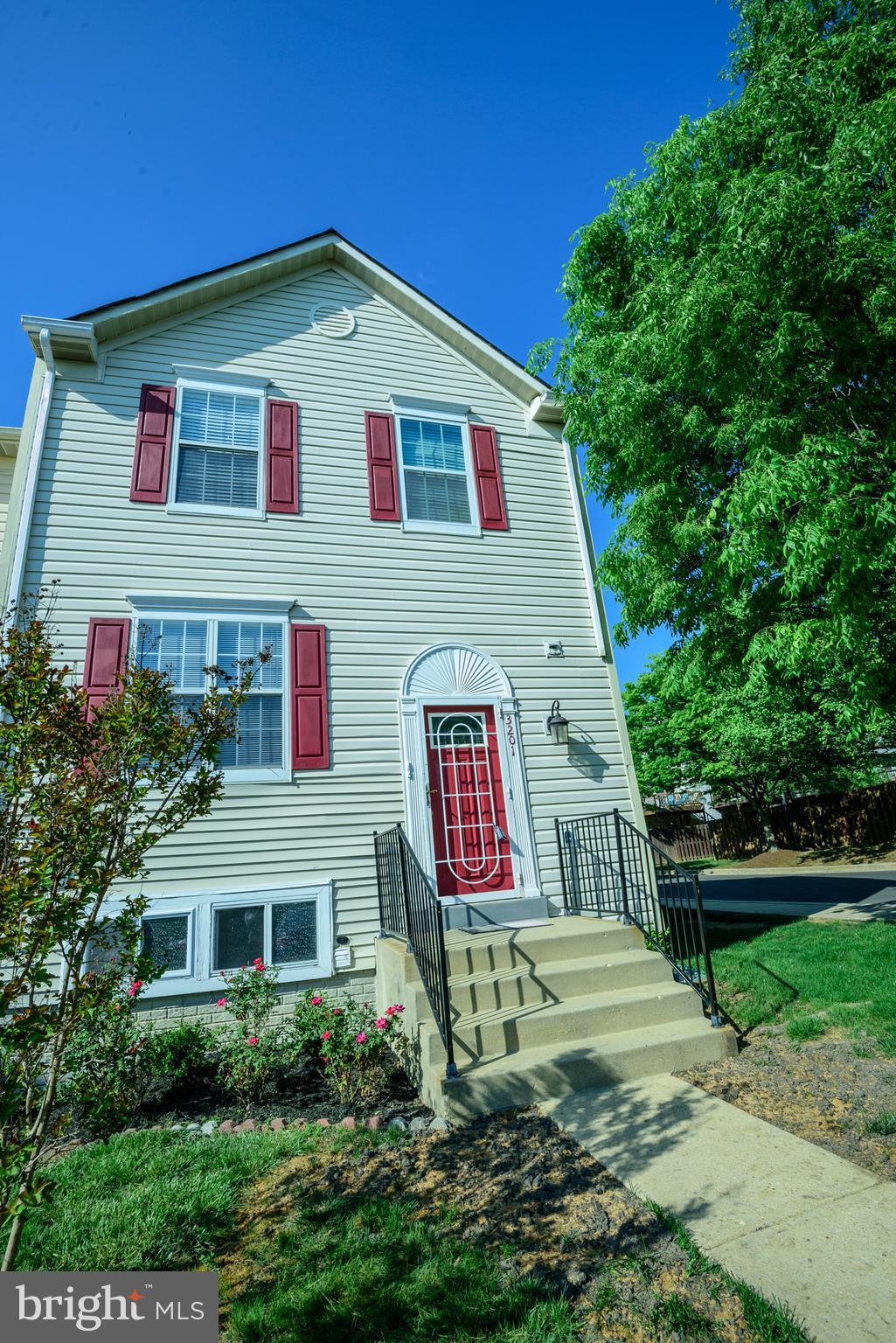 COLONY SQUARE - Residential