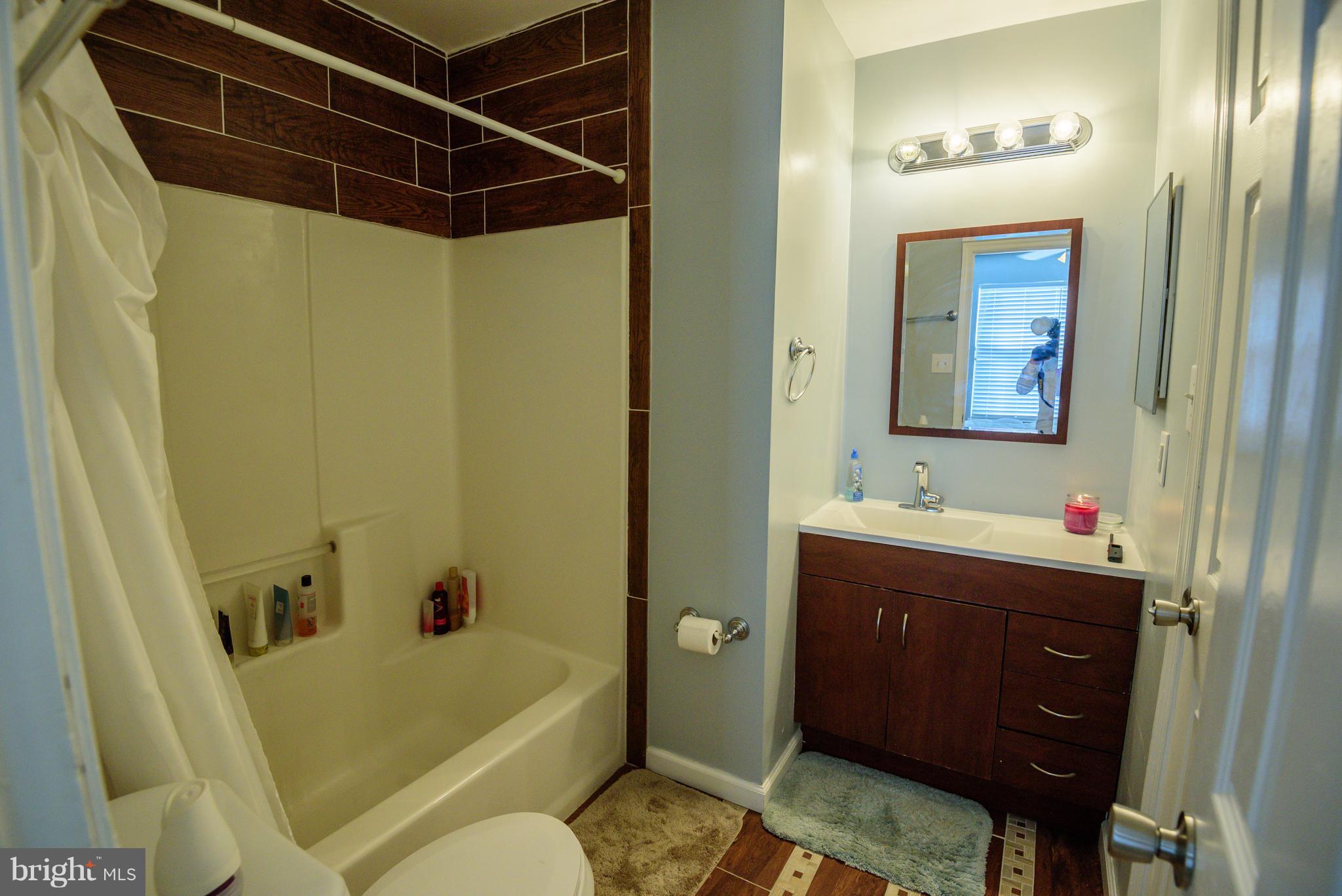 COLONY SQUARE - Residential