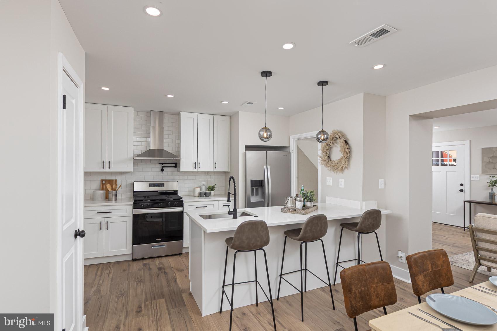 RADNOR WINSTON - Residential