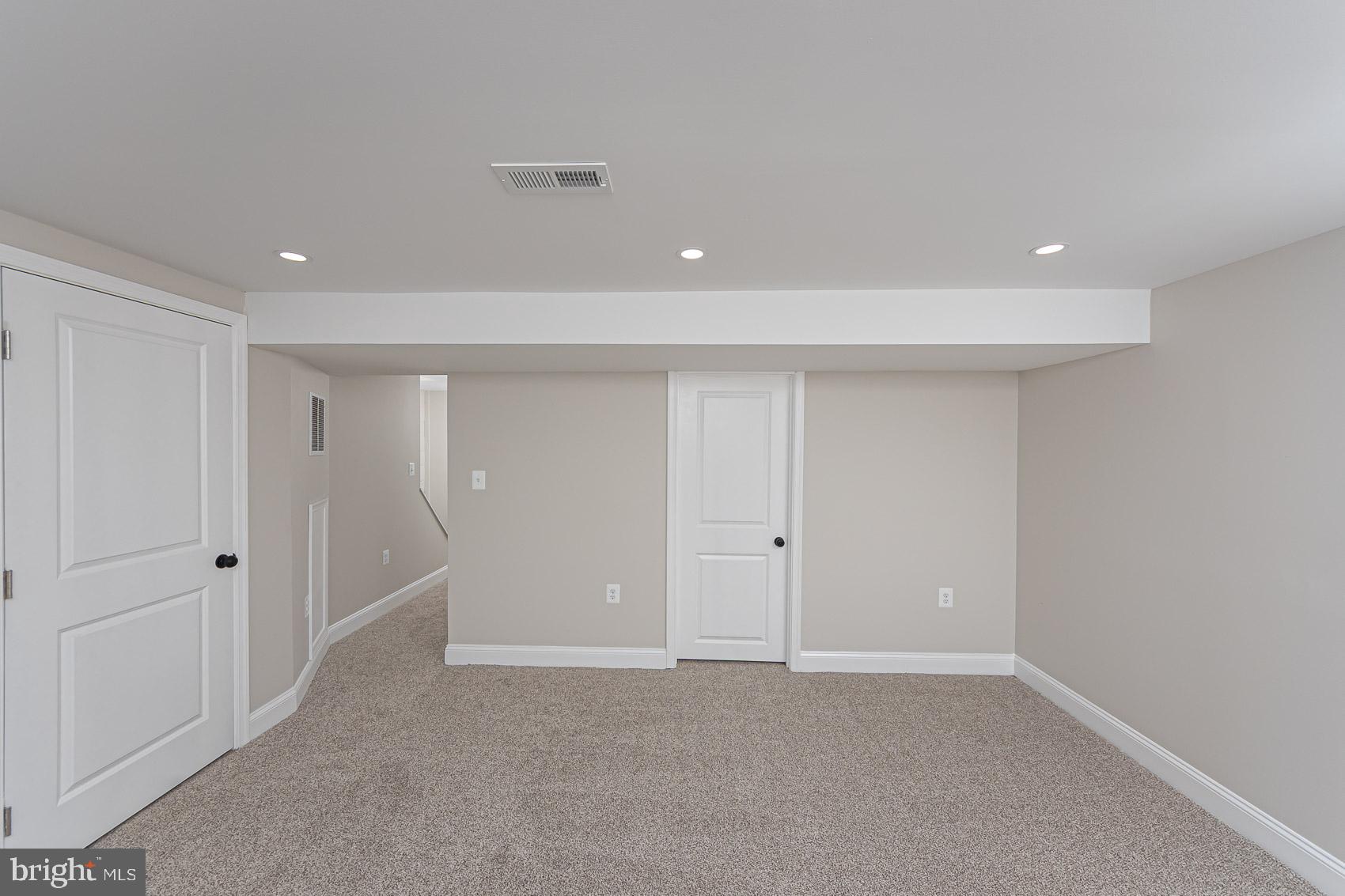 RADNOR WINSTON - Residential