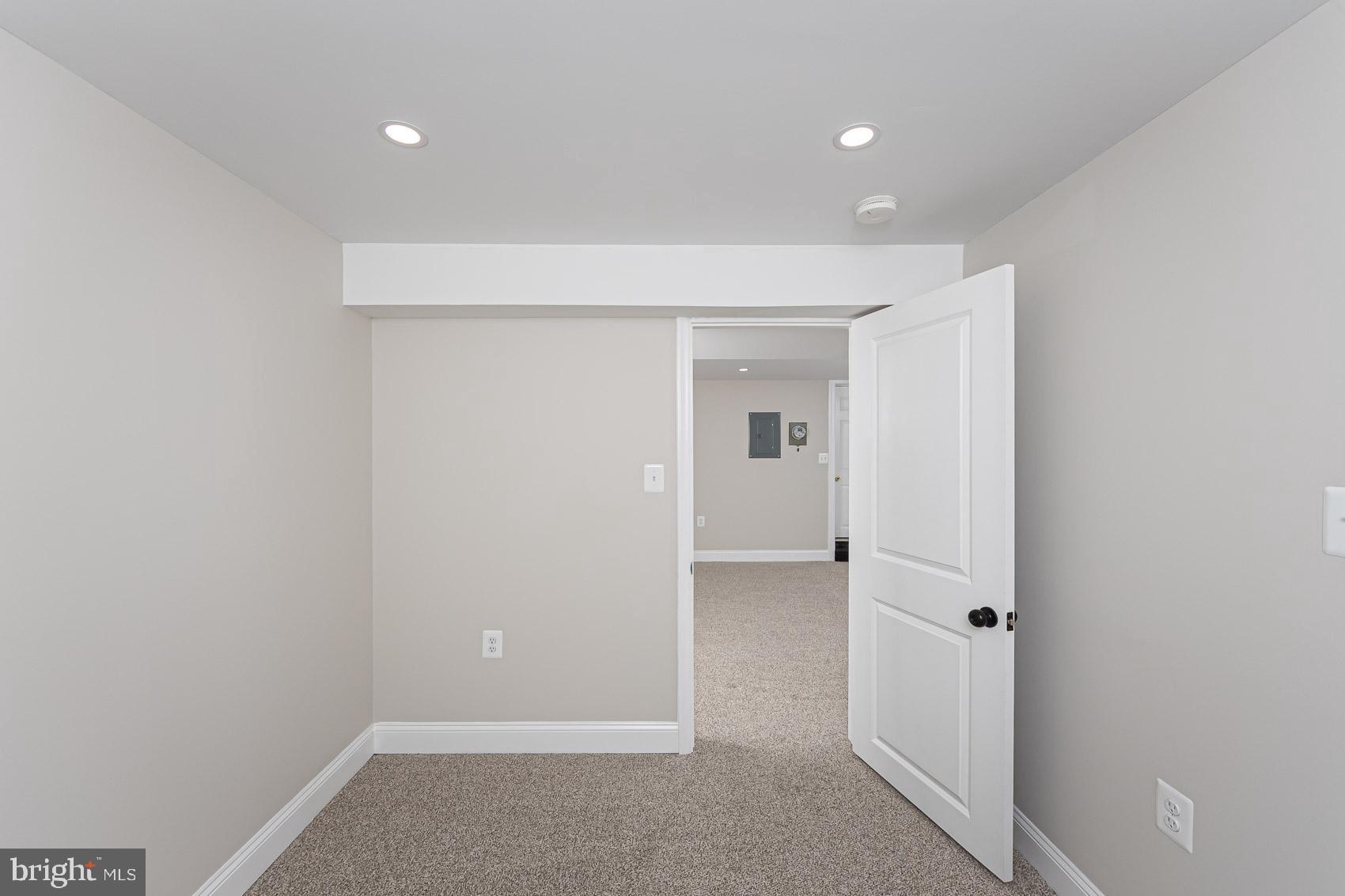 RADNOR WINSTON - Residential