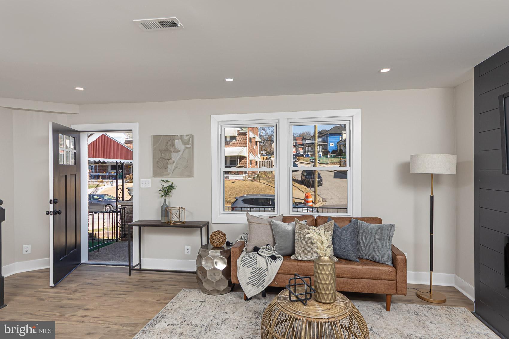 RADNOR WINSTON - Residential