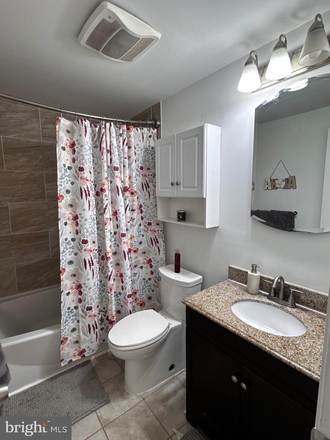 WHISPERING WOODS - Residential Lease