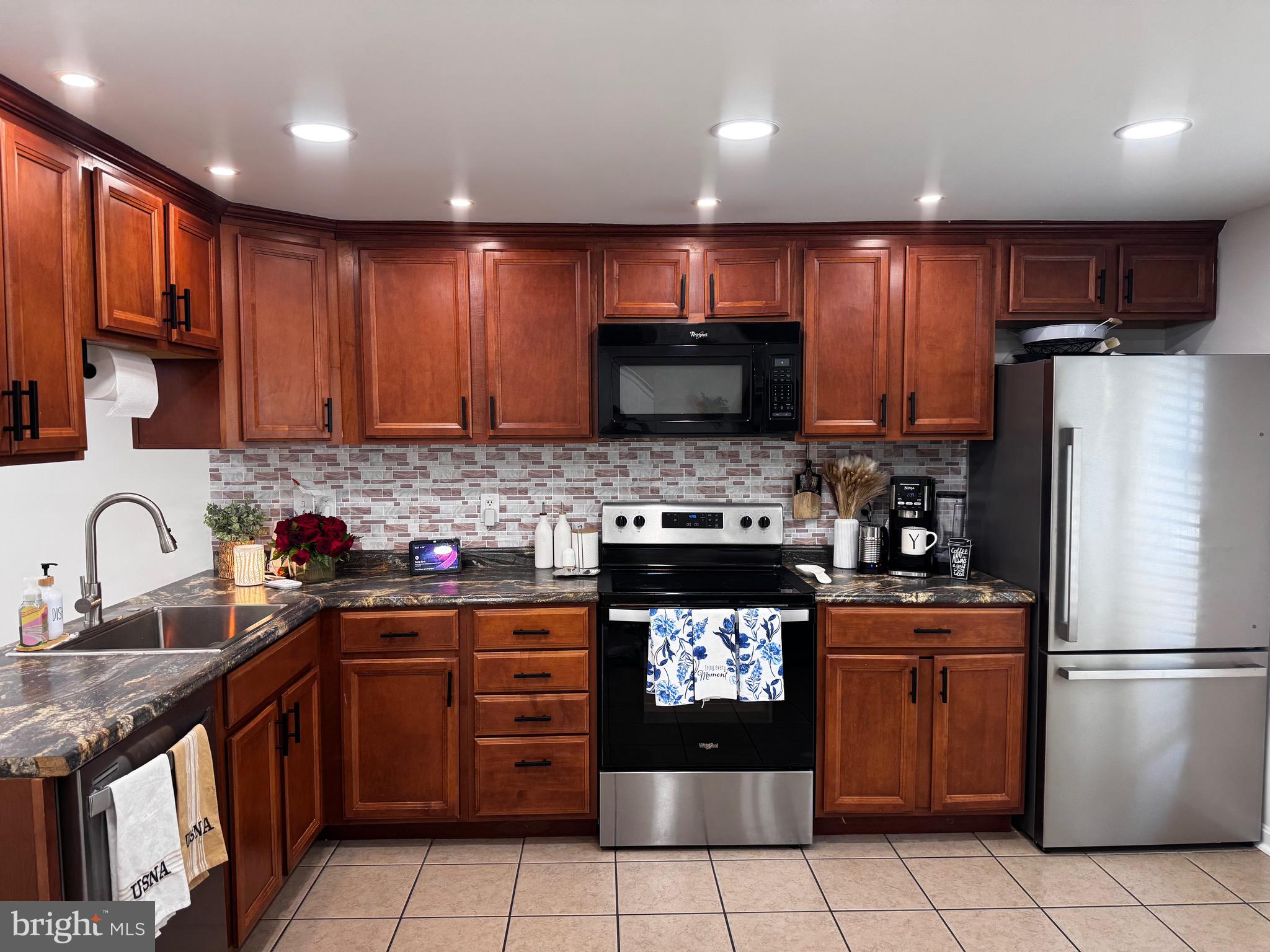 WHISPERING WOODS - Residential Lease