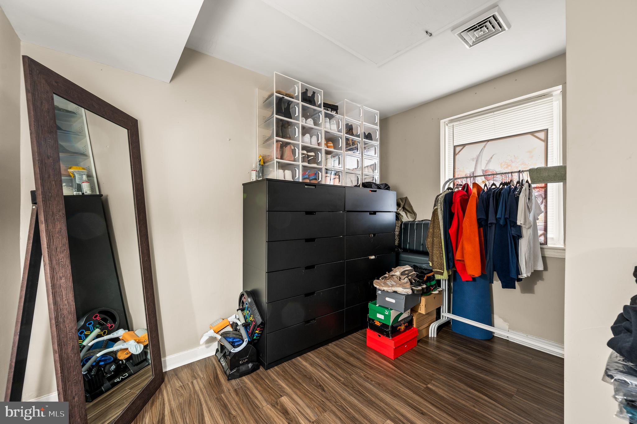 ACADEMY GARDENS - Residential